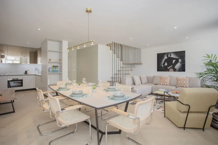 2 Bedrooms Luxury Apartment