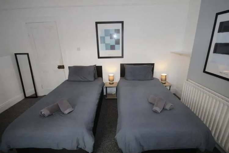 Ravenhill Townhouse city centre access