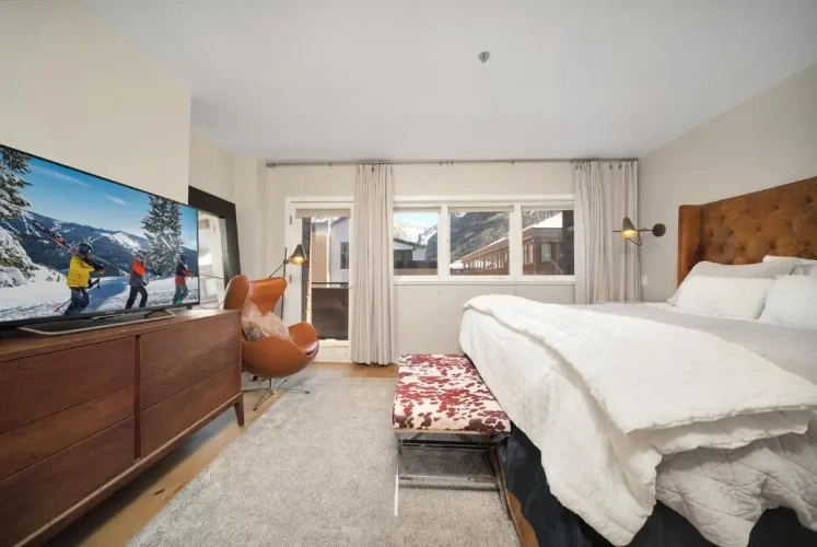 2 Bedrooms Apartment