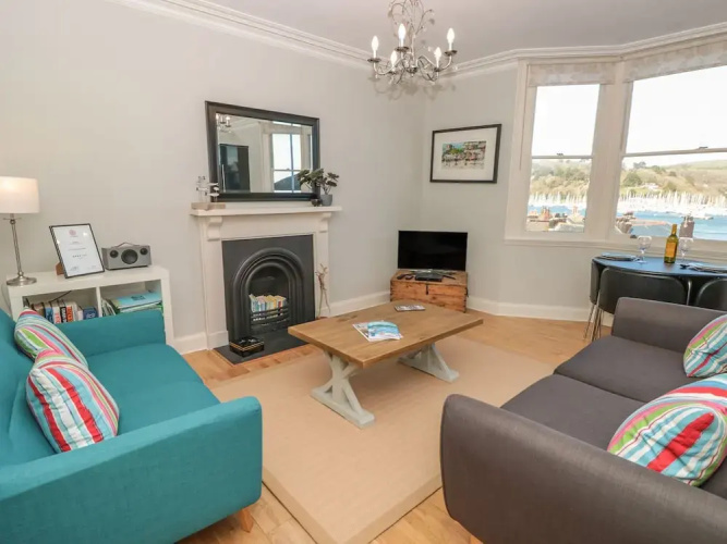32 Newcomen Road