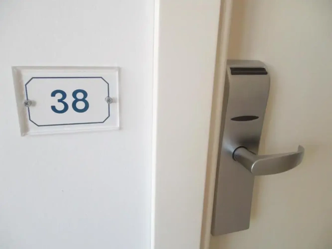 Standard Triple room
