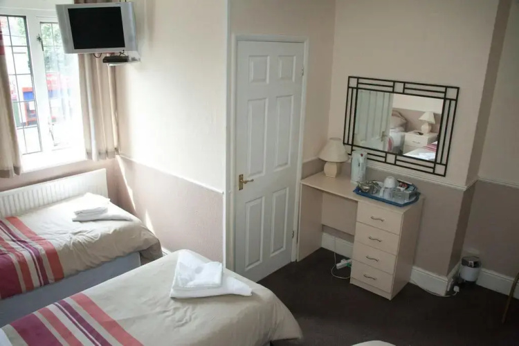 Tudor Lodge Hotel