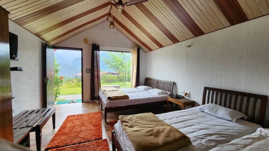 Deluxe Quadruple room with mountain view