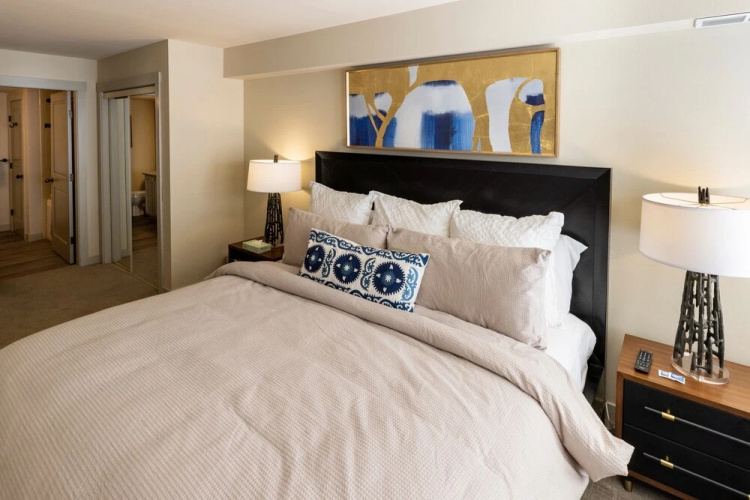 2204 - Two Bedroom Deluxe Eagle Springs East 2 Condo by RedAwning