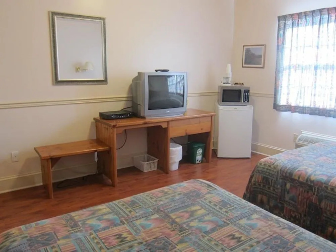 Shoreline Suites