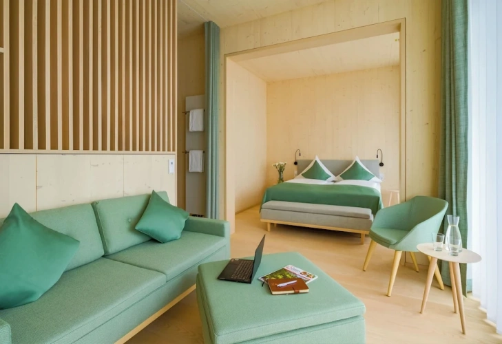 Junior Suite with balcony and with park view