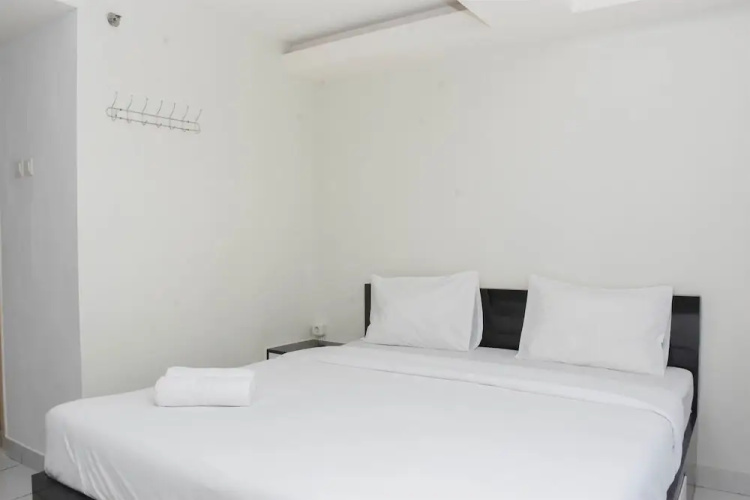 Comfy And Tidy Studio Amethyst Apartment