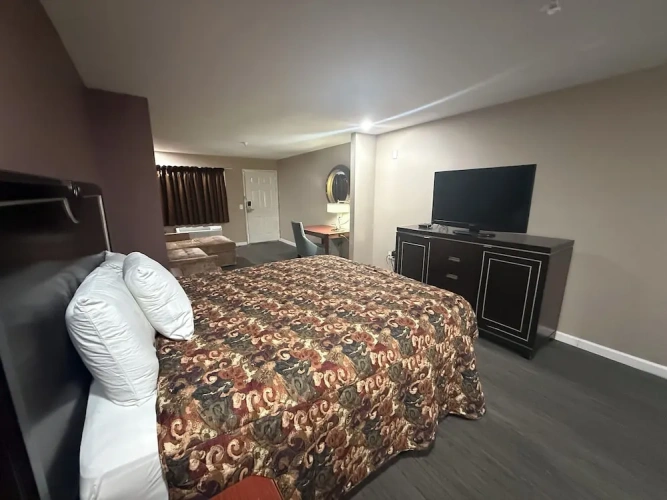 Standard Double Suite