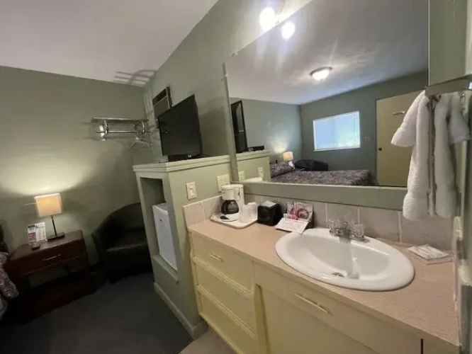 Cedars Motel