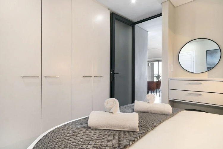 SeaCrest B102 by HostAgents