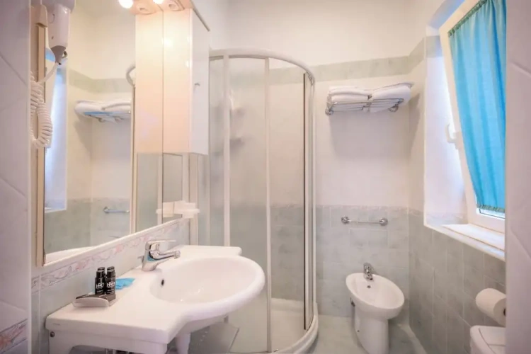 Standard Triple room with balcony