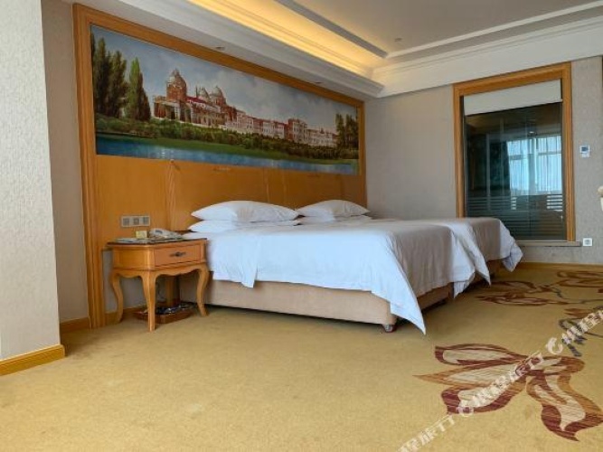 Quadruple Family Suite