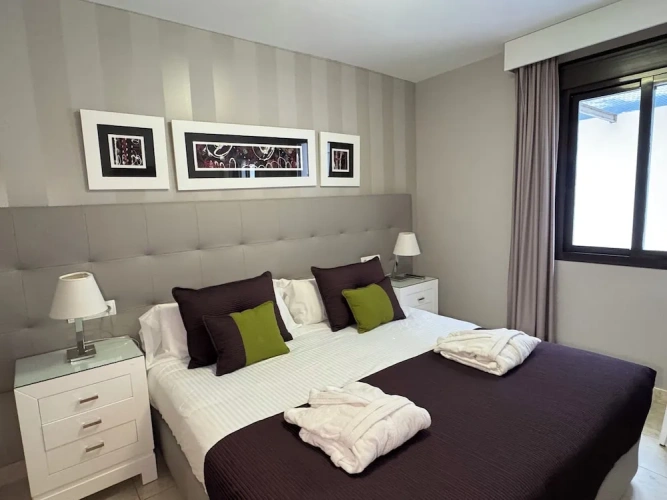 2 Bedrooms Apartment with balcony and with sea view