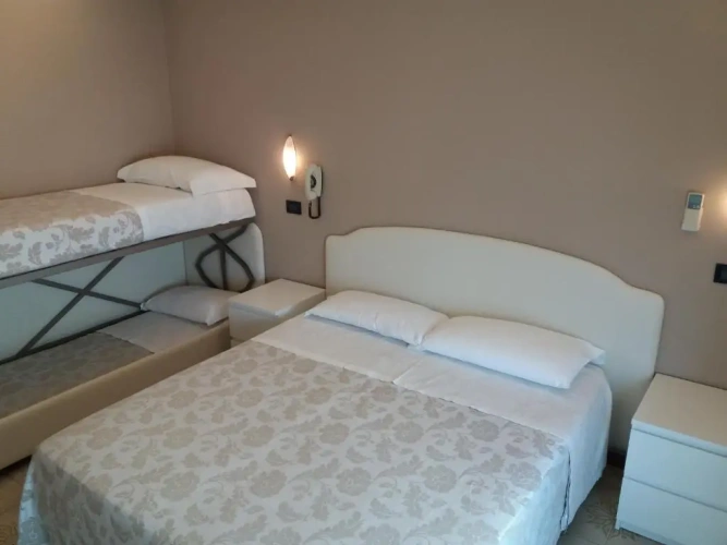 Economy Triple room