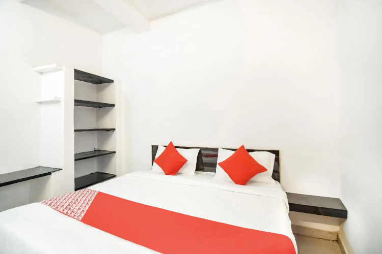 OYO 66046 Hotel Supreet Inn