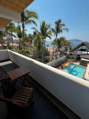 Deluxe Suite beachfront