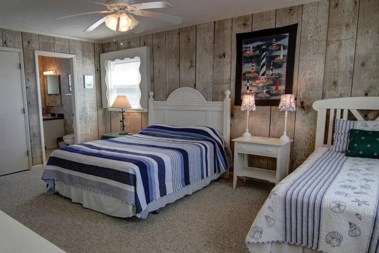 4 Bedrooms Cottage with balcony