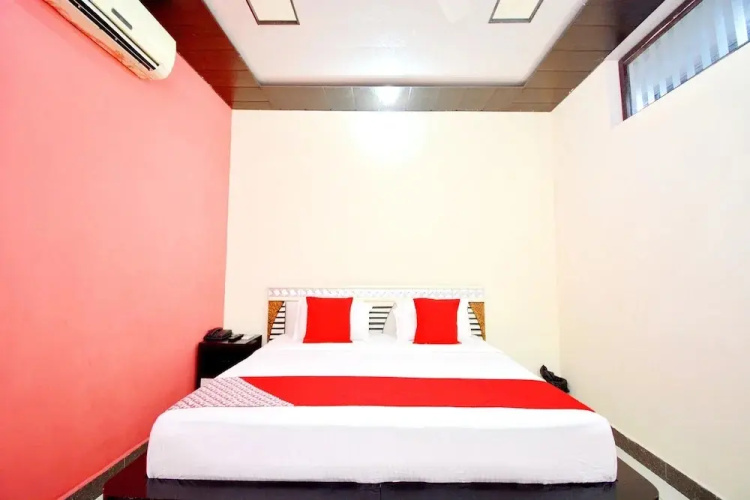 Surya Hotel by OYO Rooms