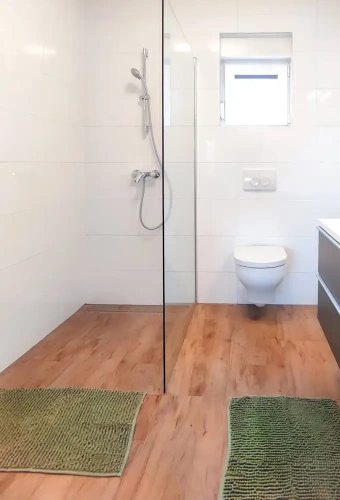 1 Bedroom Apartment with balcony and with garden view
