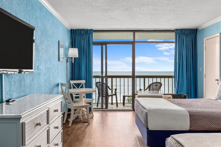 North Shore Oceanfront Resort Hotel with Waterpark