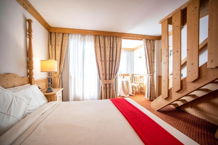 Double Junior Suite with balcony and with mountain view