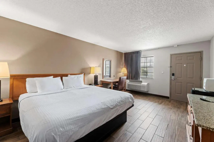 Best Western Mid-Cities Inn