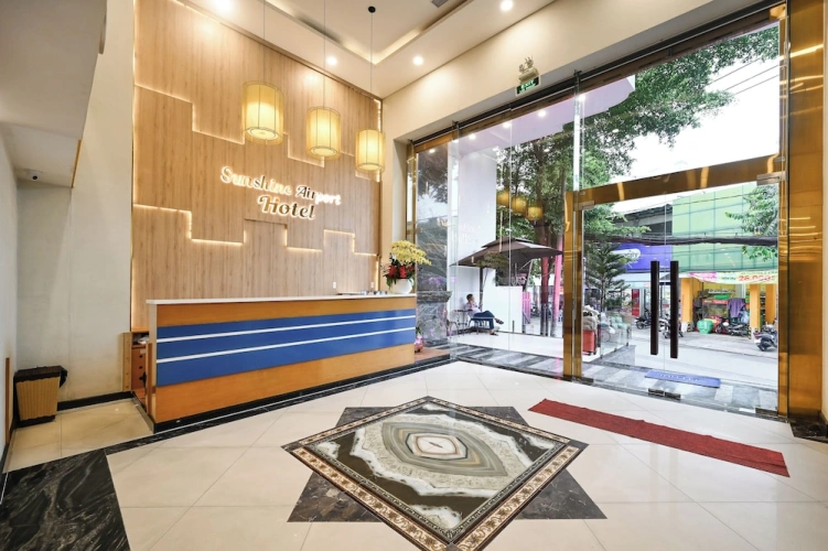 Sunshine Airport Hotel