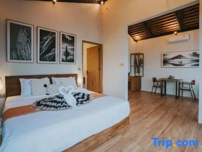 Standard Double room with lake view
