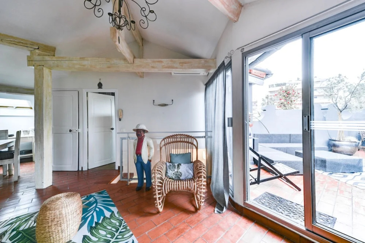Apartment in Cannes for four & Business