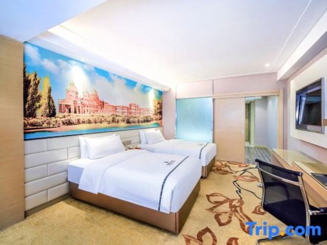 Deluxe Triple Suite