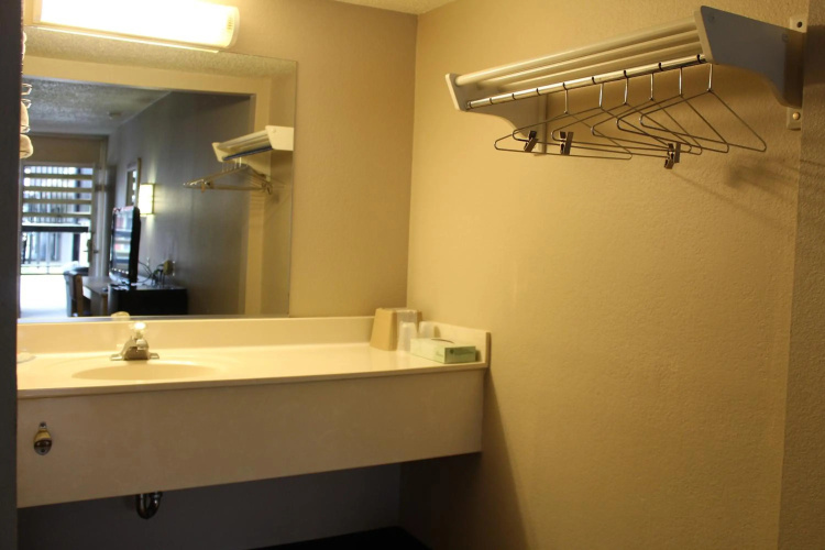 Econo Lodge Paducah West I-24