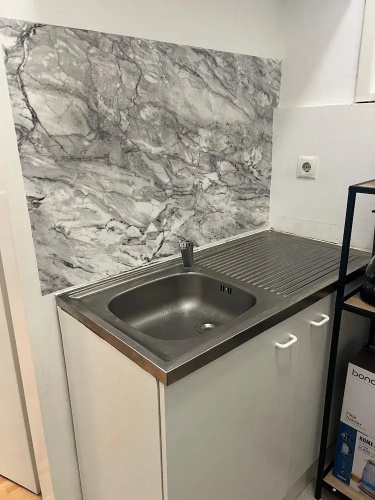 Modern 1BR City Apt for 5 Great Location