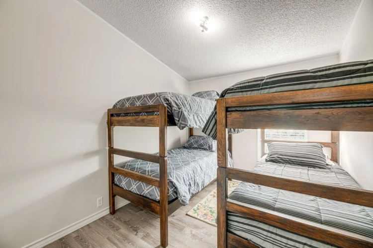 3 Bedrooms Cottage