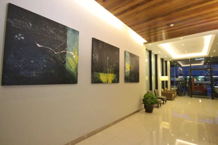 The Riverbank Hotel