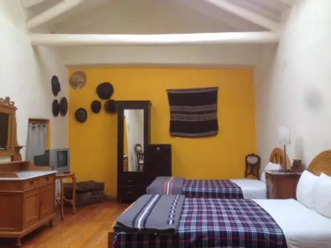 Renacimiento Hostel