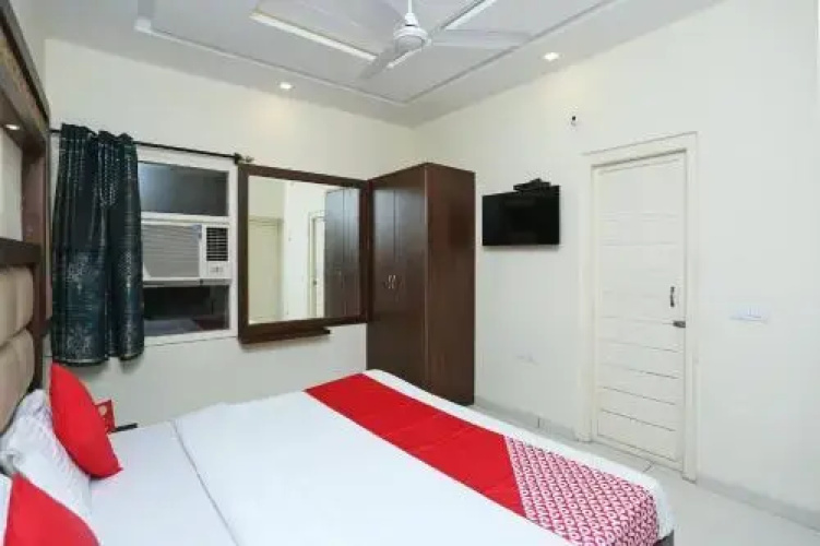 Green hotels and restaurant