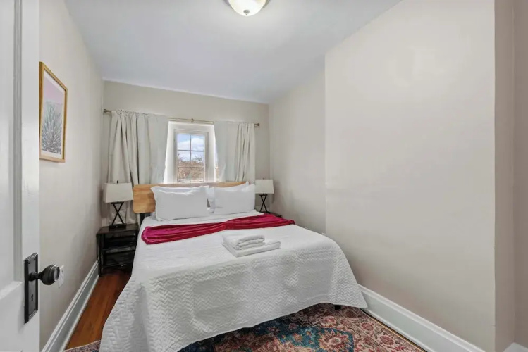 Tibet Twins Suites For 12!