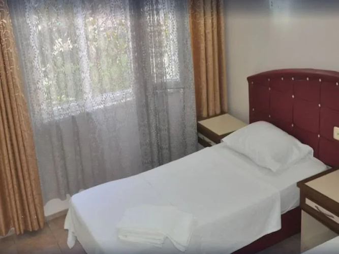 Basil's Apart Hotel