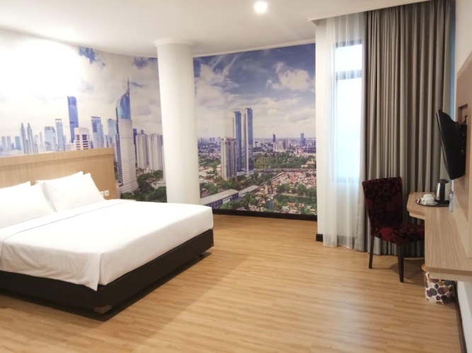 Deluxe Double room with city view