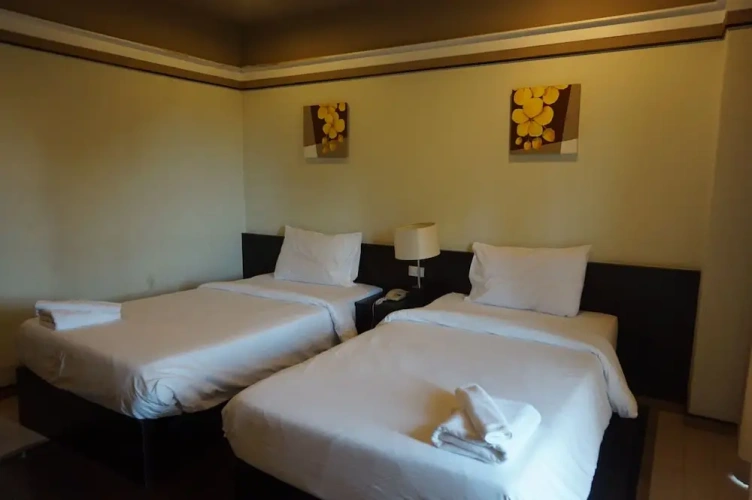 Standard Twin room with balcony