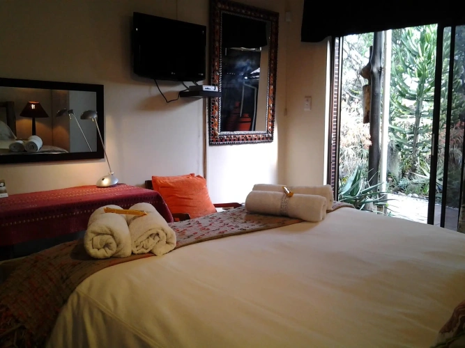 Standard Triple room with view