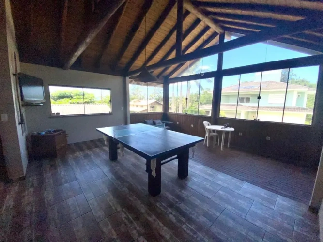 4 Bedrooms Cottage