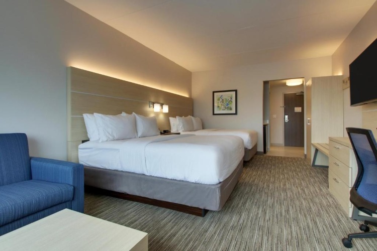 Quadruple Suite