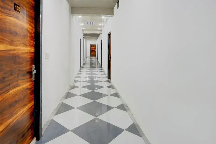 Hotel Downtown by Quadis - Sector 15 Noida