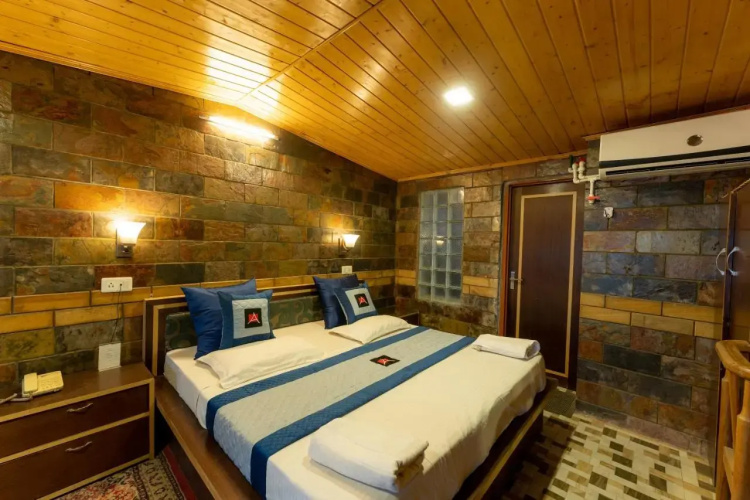Dandoo Lake Resort