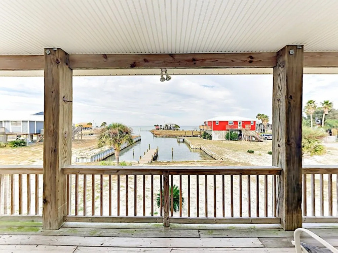 3BR on Mobile Bay, 1 Block to Beach