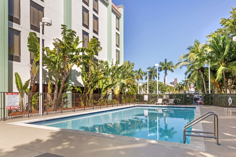 Best Western Plus Kendall Hotel & Suites photo 17