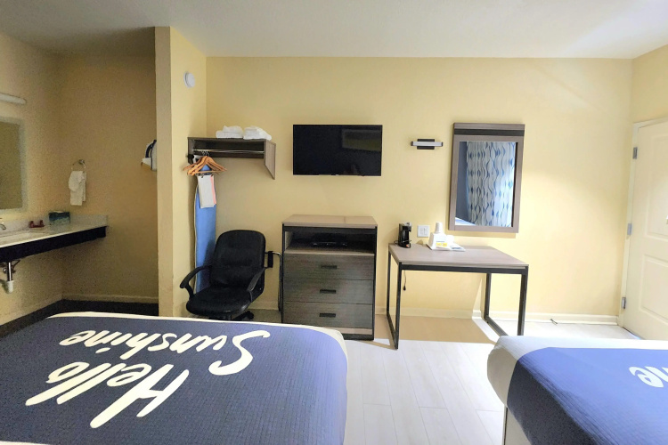 Days Inn by Wyndham Freeport