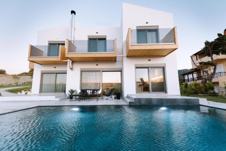 3 Bedrooms Villa