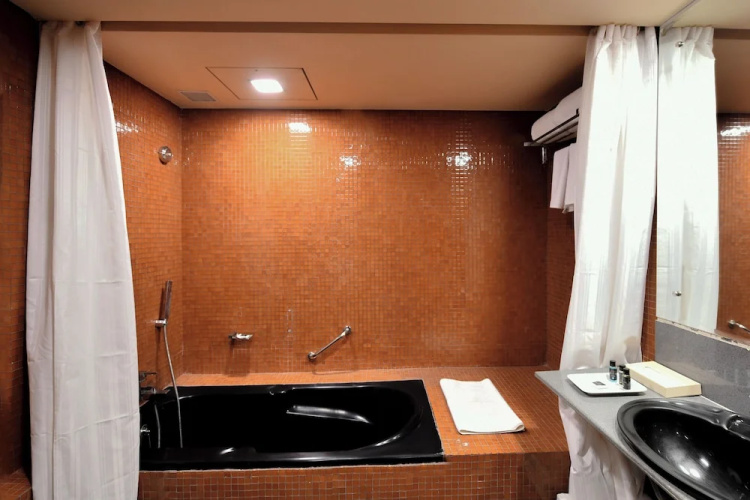 Hotel Aarya Regency by OYO Rooms